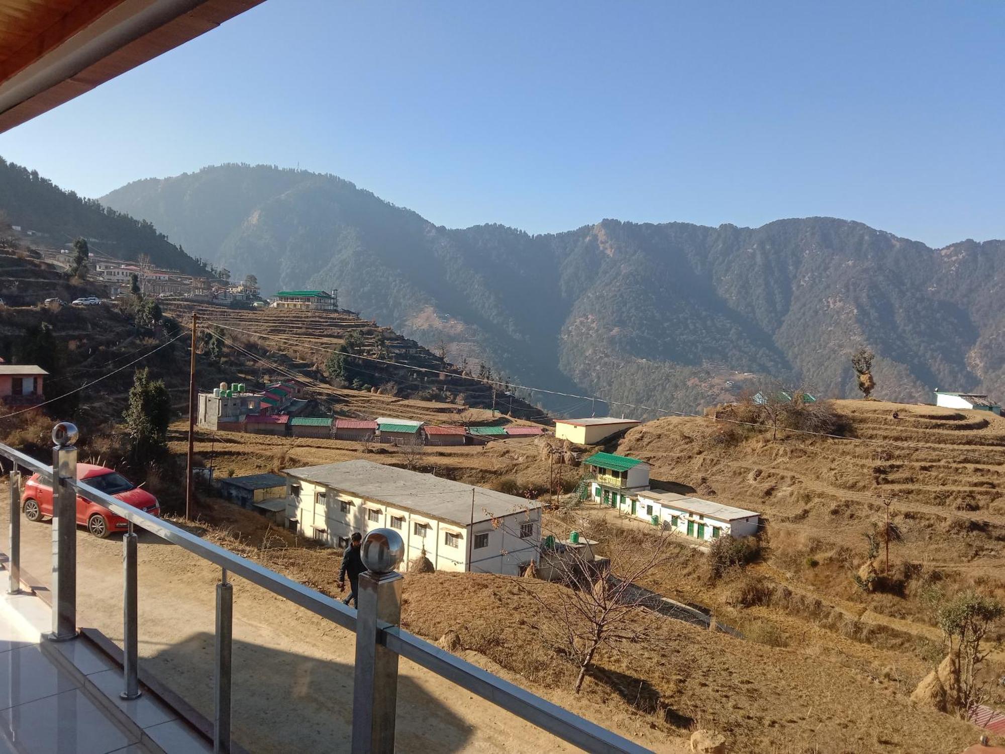 Himalayan Hill Top Resort Канатал Екстер'єр фото