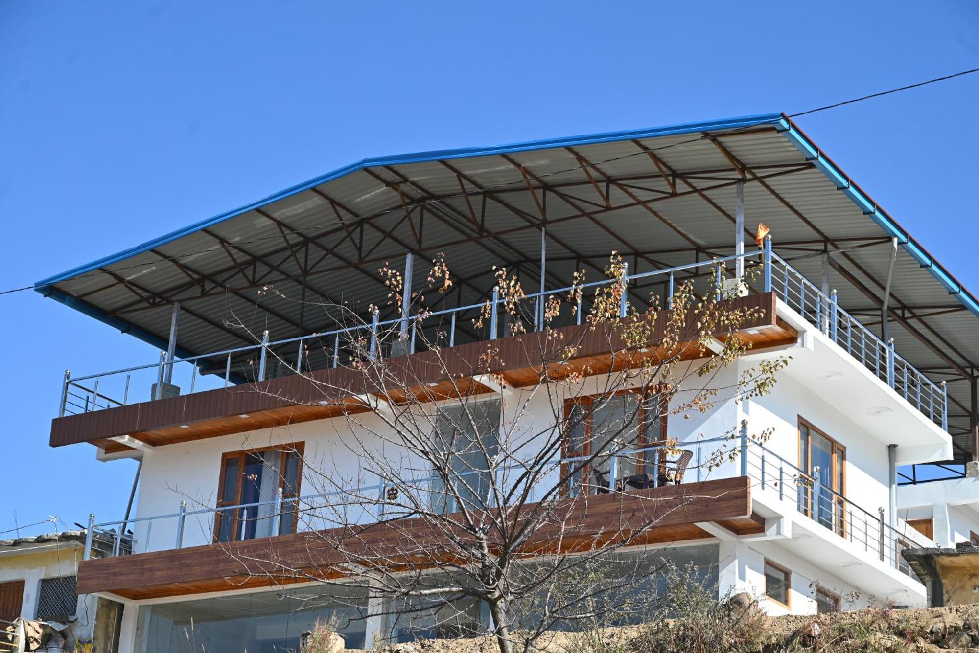 Himalayan Hill Top Resort Канатал Екстер'єр фото