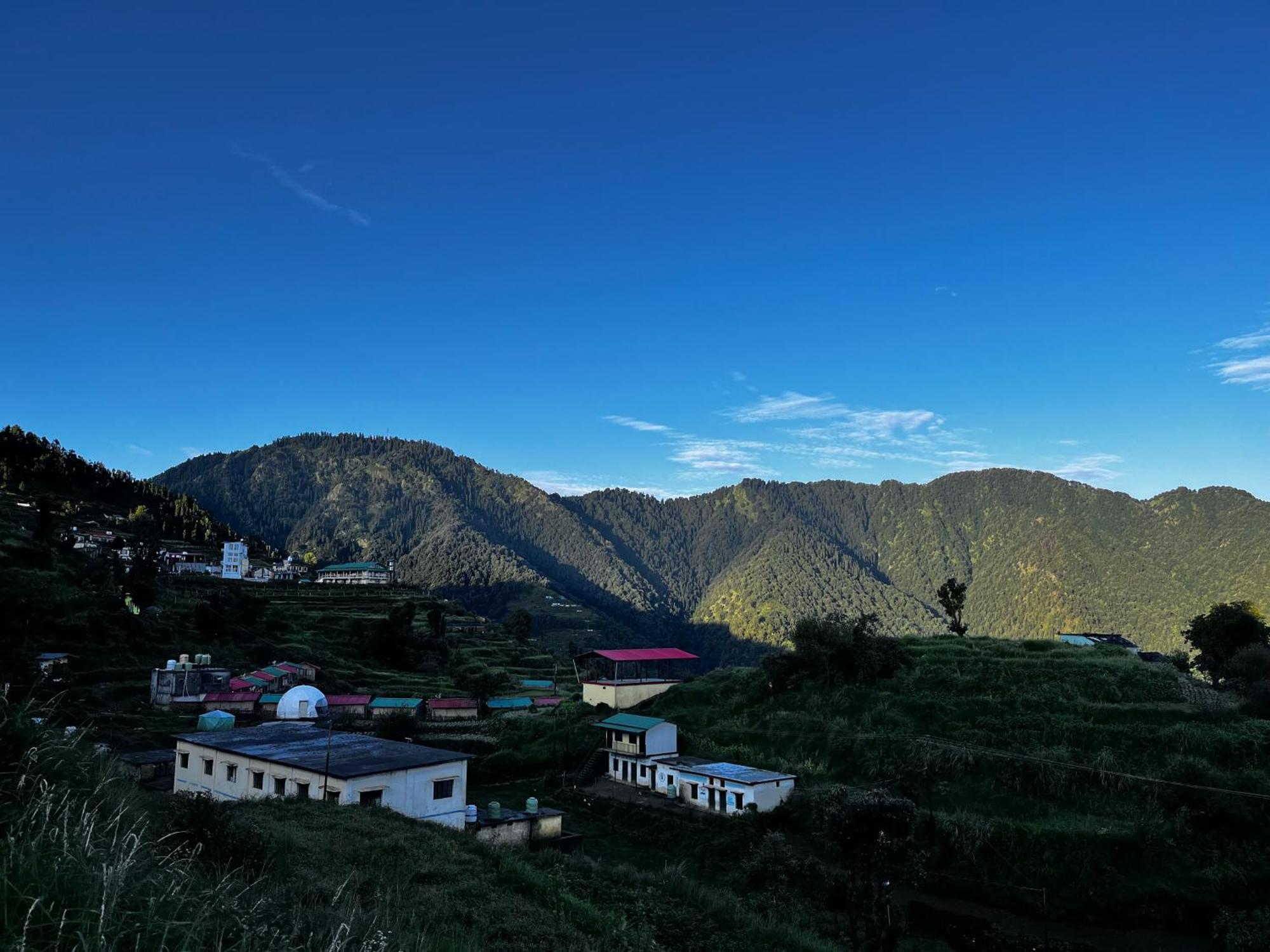 Himalayan Hill Top Resort Канатал Екстер'єр фото
