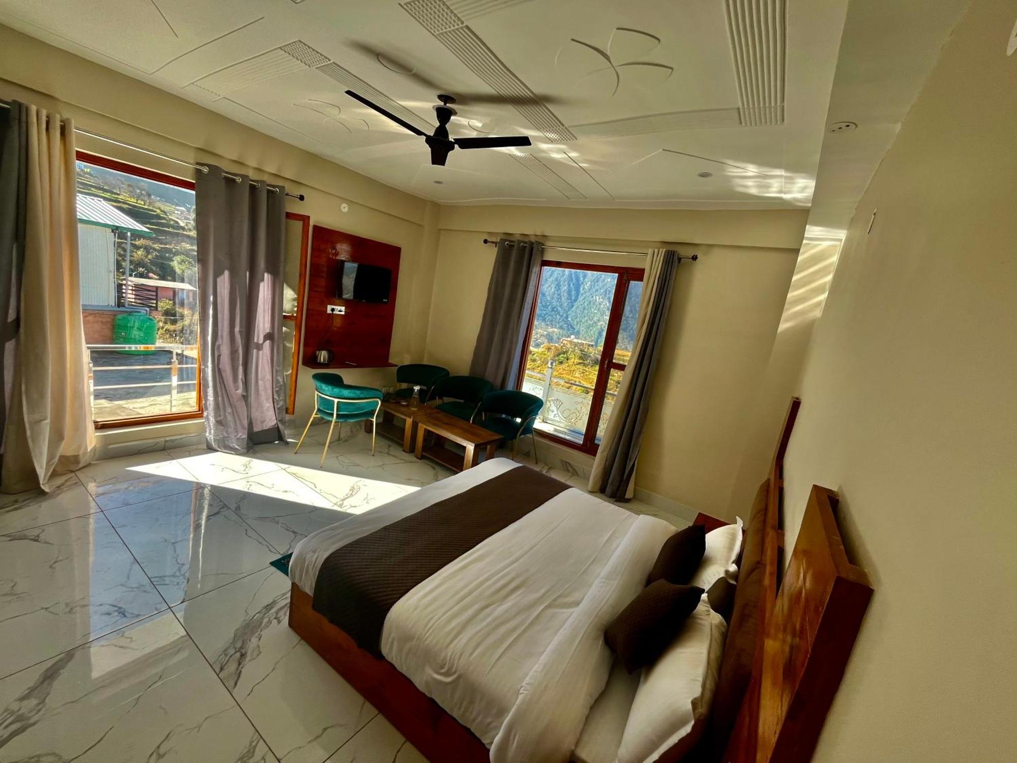 Himalayan Hill Top Resort Канатал Екстер'єр фото