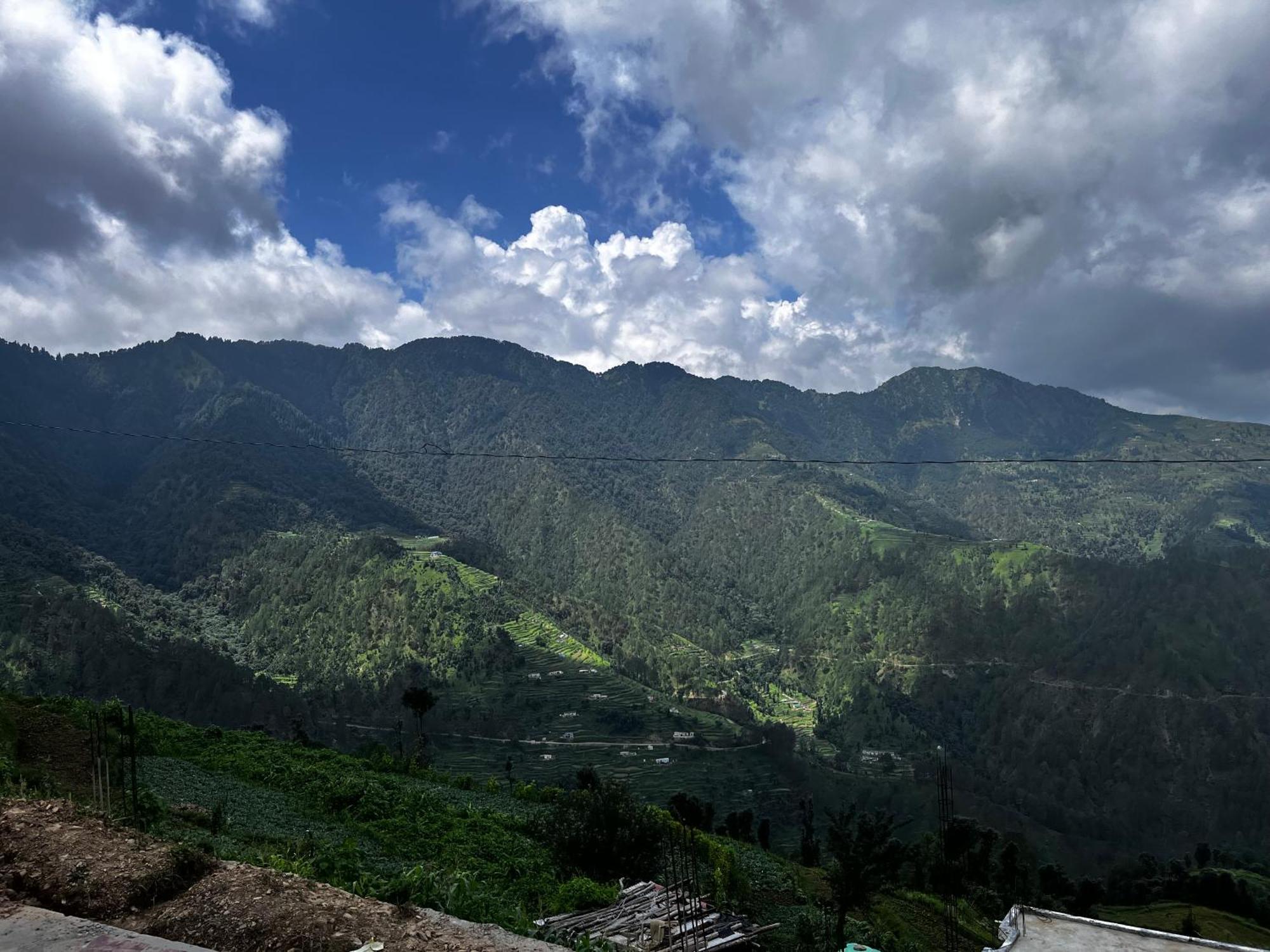 Himalayan Hill Top Resort Канатал Екстер'єр фото